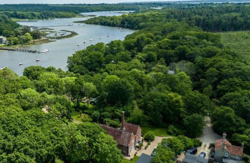 Beaulieu House | 1 Bed in Brockenhurst oc-53042