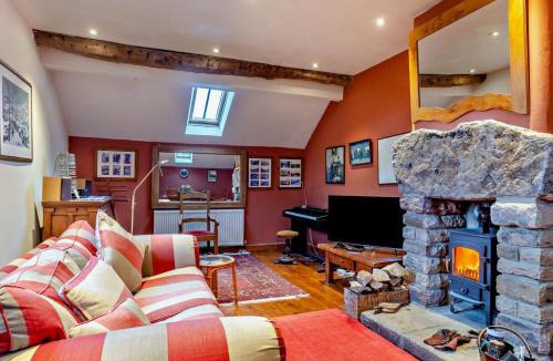 Combs House | 1 Bed in Combs oc-pk674