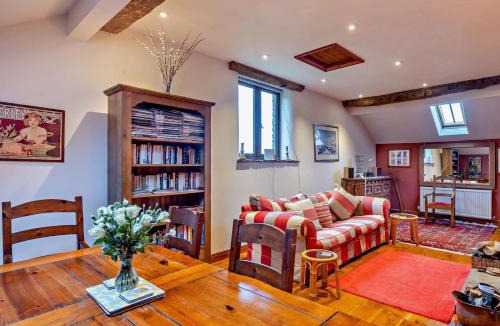 Combs House | 1 Bed in Combs oc-pk674