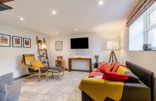 Peak District House | 1 Bed in Peak Forest oc-s30591
