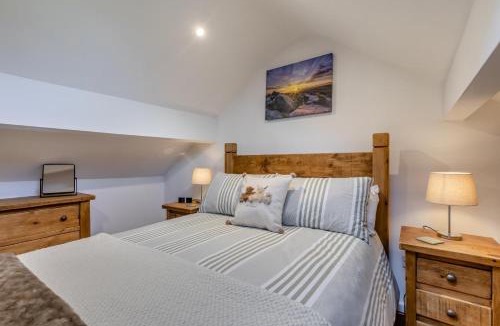 Peak District House | 1 Bed in Peak Forest oc-s30591