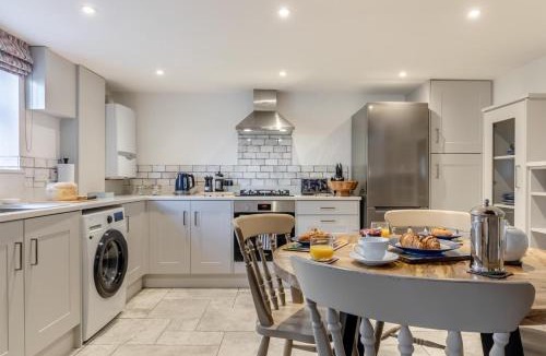 Peak District House | 1 Bed in Peak Forest oc-s30591