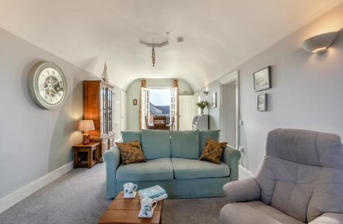 Queen Camel Apartment | 1 Bed in Queen Camel oc-c30506