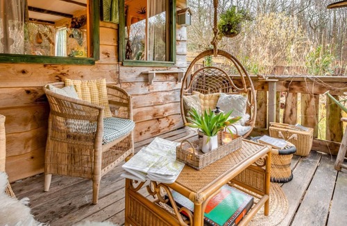 Brading Ski Chalet | 1 Bed in Ryde (oc-r30939)