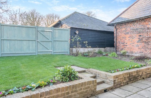 Martin Cottage | 1 Bed in Sutton (oc-u30398)