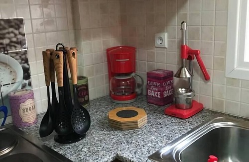 Massouri Apartment | 1 Bed - Sleeps 2 - Private Balcony - Free Parking