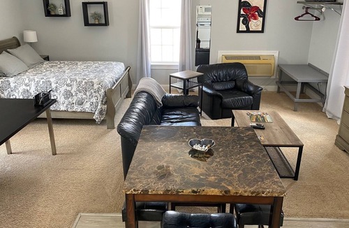 Davidson Apartment | 1 Bed studio in Davidson Close to restaurants and nature trails