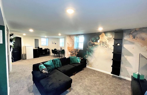 Central Forest Park Apartment | 1 Bedroom 1 Bathroom Apartment with Private Entrance & Guest Suite
