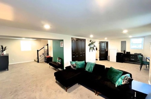 Central Forest Park Apartment | 1 Bedroom 1 Bathroom Apartment with Private Entrance & Guest Suite