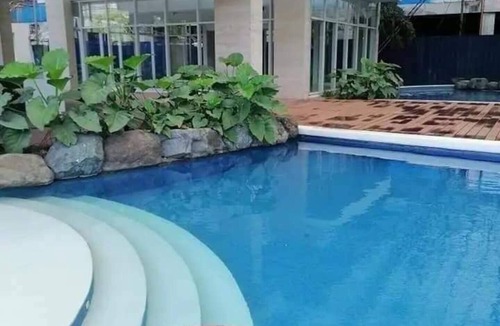 Ugong Apartment | 1 Bedroom Access Penthouse Condo Unit