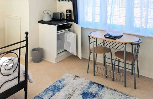 Middleton-on-Sea Apartment | 1 bedroom accommodation in Bognor Regis, near Chichester
