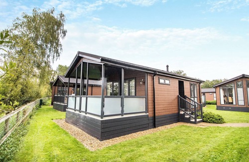 Pentney Ski Chalet | 1 bedroom accommodation in Pentney, King&rsquo;s Lynn