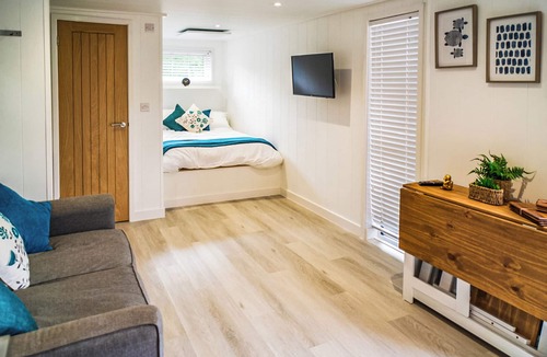 Bumble's Green Cottage | 1 bedroom accommodation in Sewardstone