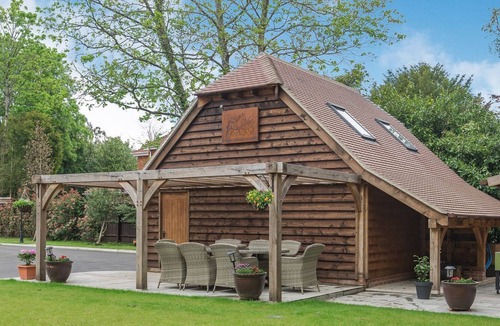 Dibden Purlieu Cottage | 1 bedroom accommodation in Hythe, near Southampton