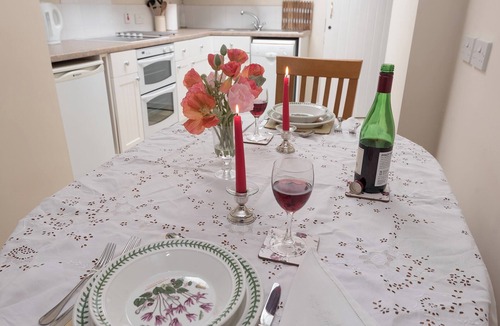 Nether Wallop Cottage | 1 bedroom accommodation in Nether Wallop, near Stockbridge