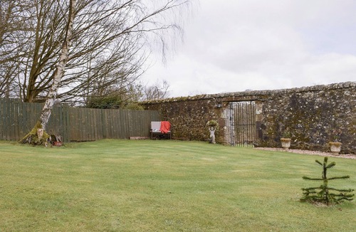 Dunfermline Cottage | 1 bedroom accommodation in Saline, near Dunfermline