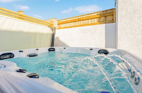 Hoylake Cottage | 1 bedroom accommodation in Meols, Wirral