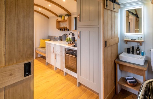Wichenford Cottage | 1 bedroom accommodation in Ockeridge, Worcester