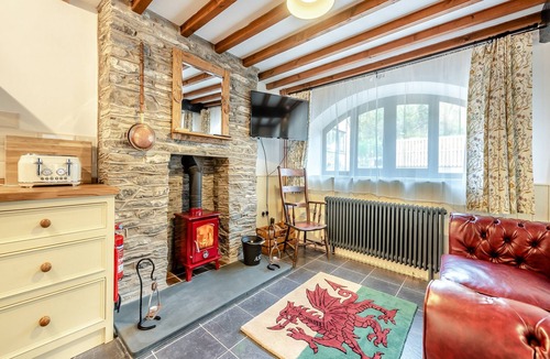 Llanfihangel-Ystrad Cottage | 1 bedroom accommodation in Cribyn, near Lampeter