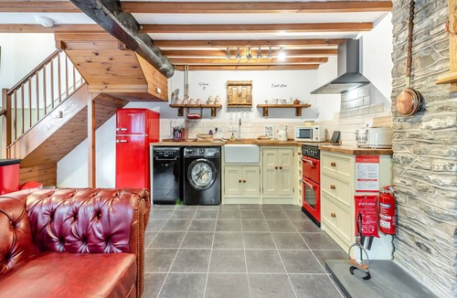 Llanfihangel-Ystrad Cottage | 1 bedroom accommodation in Cribyn, near Lampeter