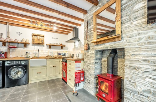 Llanfihangel-Ystrad Cottage | 1 bedroom accommodation in Cribyn, near Lampeter