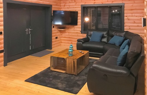 Kinclaven Ski Chalet | 1 bedroom accommodation in Cargill