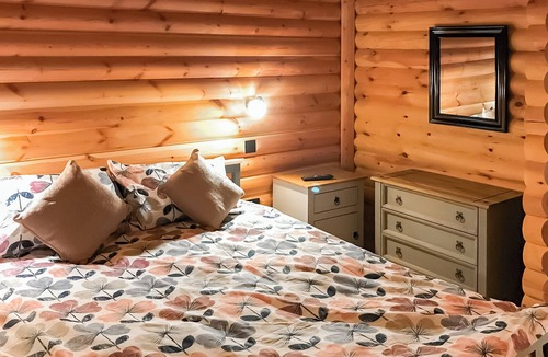 Kinclaven Ski Chalet | 1 bedroom accommodation in Cargill