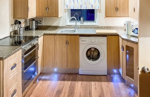 Kinclaven Ski Chalet | 1 bedroom accommodation in Cargill