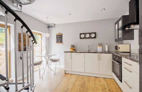 Harvington Cottage | 1 bedroom accommodation in Harvington, near Evesham