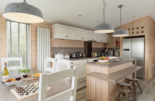 Honiton Ski Chalet | 1 bedroom accommodation in Honiton