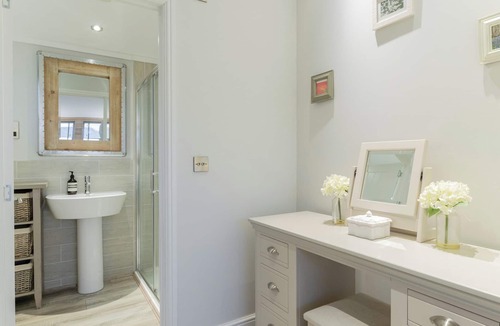 Honiton Ski Chalet | 1 bedroom accommodation in Honiton