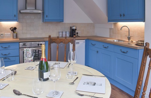 Liphook Cottage | 1 bedroom accommodation in Liphook, near Bramshott