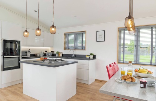 Greenham Ski Chalet | 1 bedroom accommodation in Newbury