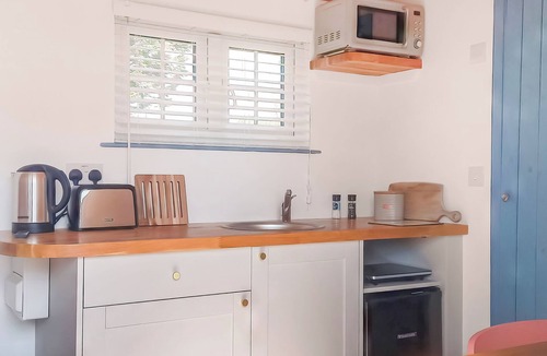 Carnmenellis Ski Chalet | 1 bedroom accommodation in Carnmenellis, Nr Falmouth