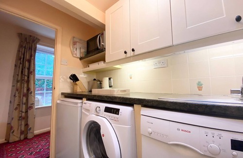 Whaddon Cottage | 1 bedroom accommodation in Steeple Ashton, near Trowbridge