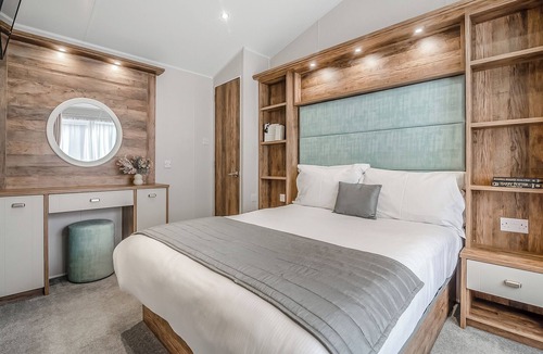 Arnold Ski Chalet | 1 bedroom accommodation in Skirlaugh, Nr Hull
