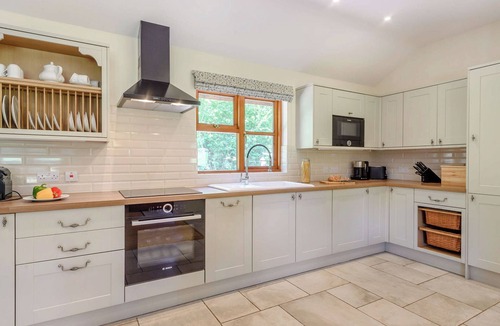 Kilcot Ski Chalet | 1 bedroom accommodation in Kilcot, Newent