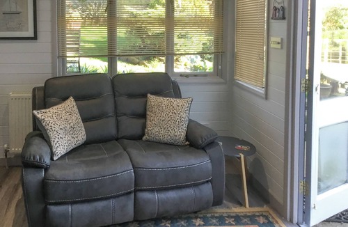 Lake Cottage | 1 bedroom accommodation in Sandown