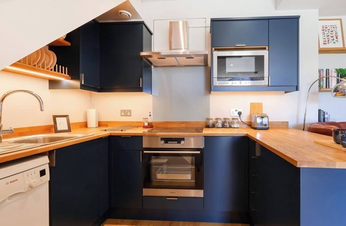 Inchbrook Apartment | 1 bedroom accommodation in Stroud