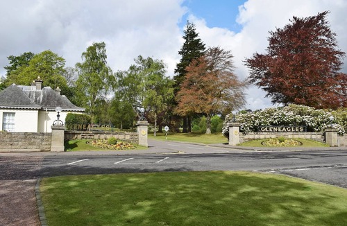 Perth Cottage | 1 bedroom accommodation in Dunning, near Perth