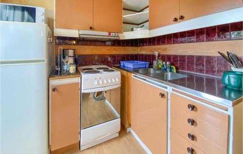 Stensberg-Kungshog Apartment | 1 Bedroom Amazing Apartment In Ljungby