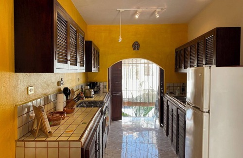 Downtown Puerto Vallarta Apartment | 1 bedroom apartment in PV center, close to - beaches, restaurants, and shops.