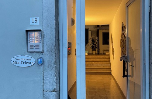 Barriera Vecchia-San Giacomo Apartment | 1 Bedroom Apartment in Trieste