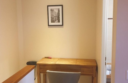 Ormoy Apartment | 1 Bedroom Apartment in ormy
