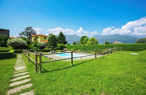 Germignaga Apartment | 1-bedroom apartment with terrace and garden in a residence with a park and pool