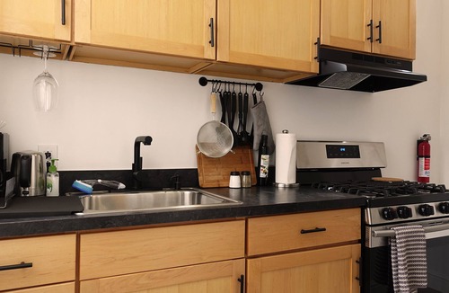 Bloomfield House | 1 BEDROOM APT IN PITTSBURGH (F) -Friendship Area