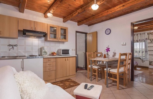 Bacva Apartment | 1 bedroom awesome apartment in Visnjan