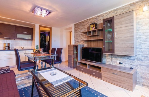 Selce Apartment | 1 bedroom beach front apartment in Selce