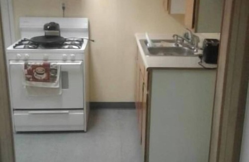 Alton House | 1 Bedroom Furnished Basement Apartment Close to Phillips 66