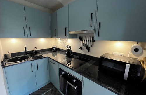 Portswood Apartment | 1 bedroom garden flat set in grounds of Victorian property Close to centre & uni